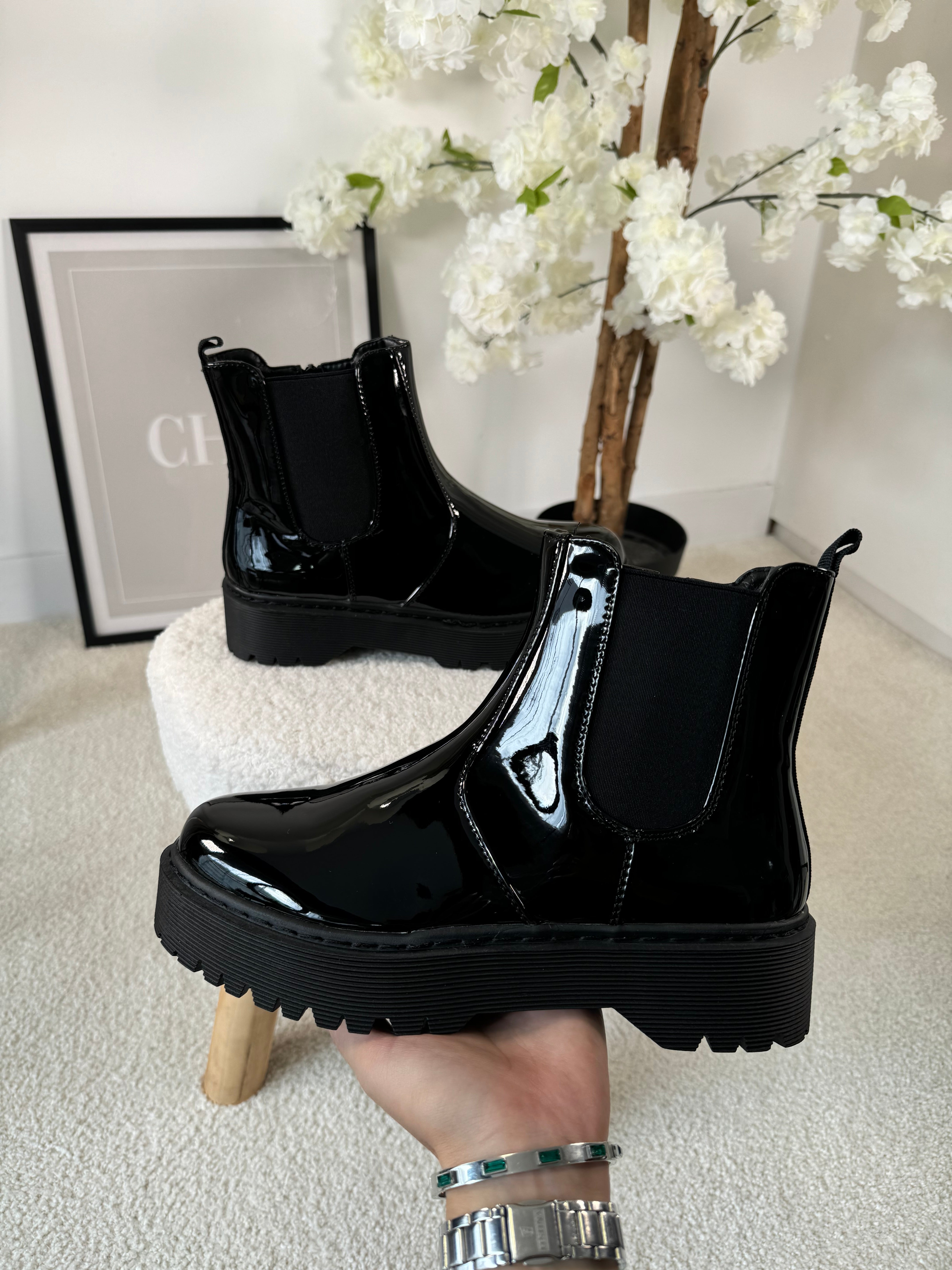 Bottines vernis noires