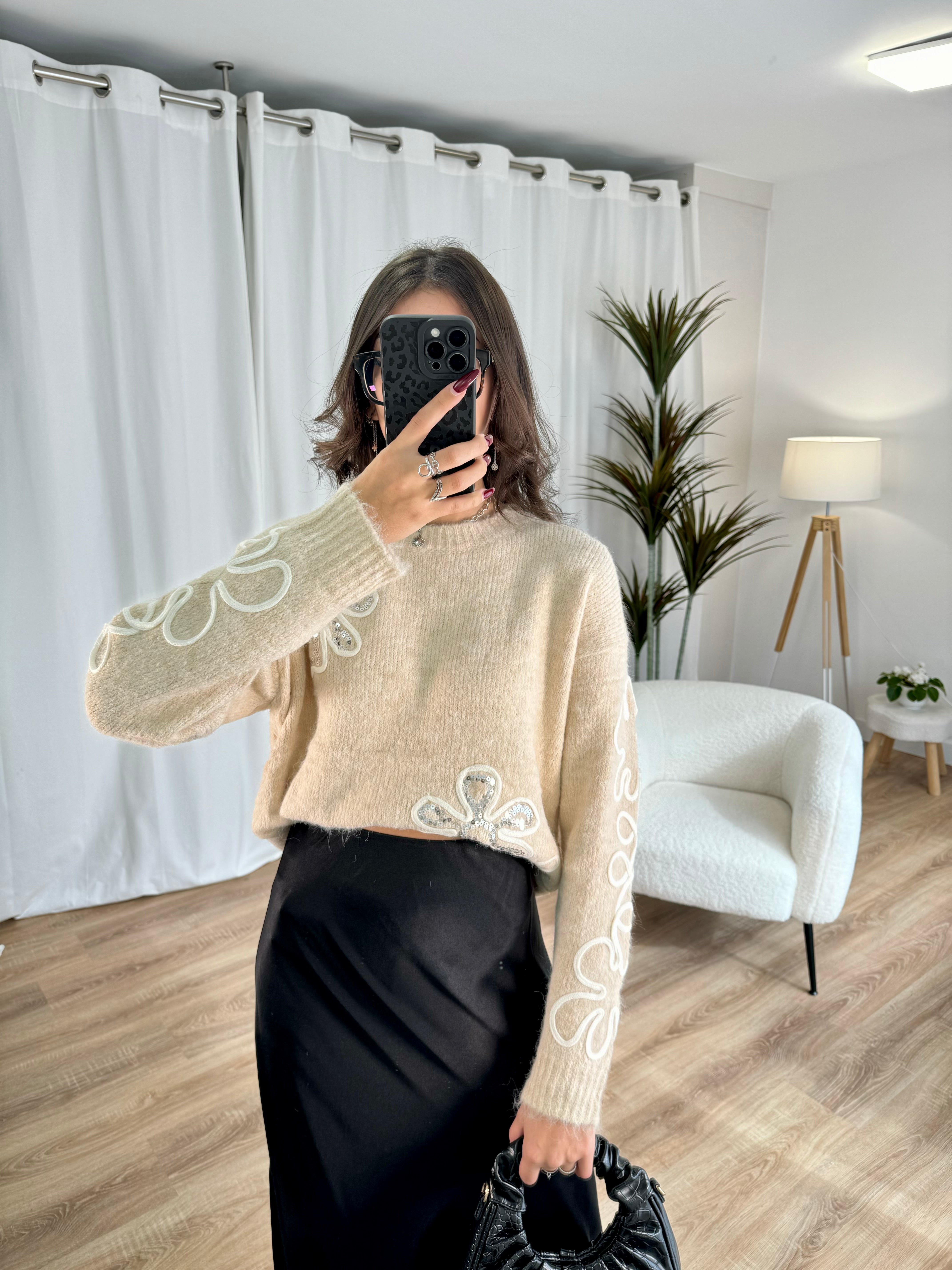 Pull beige à sequins