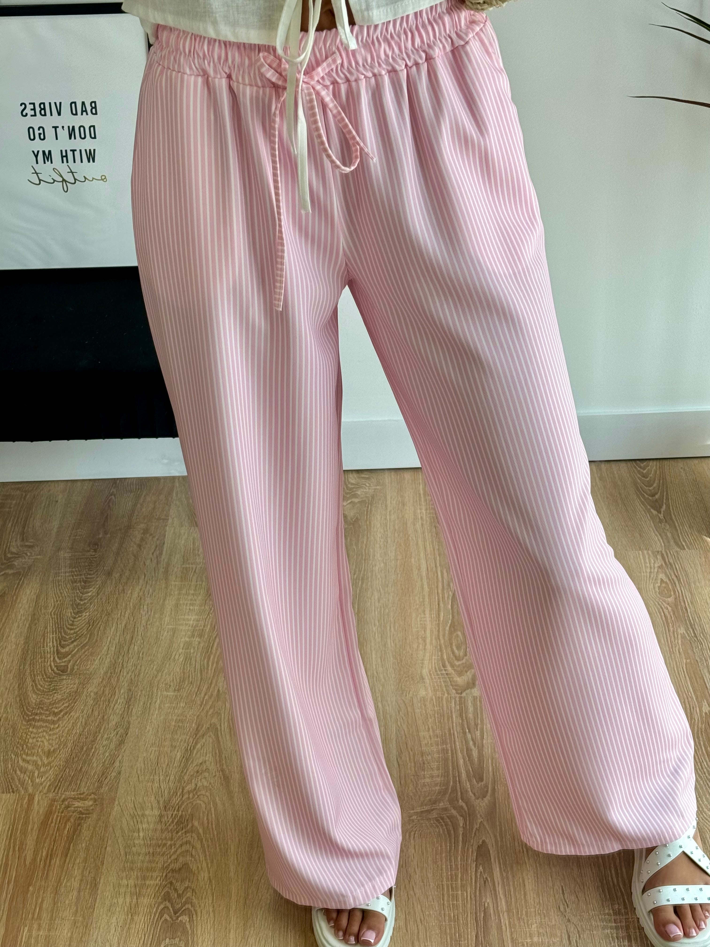 Pantalon à rayures rose