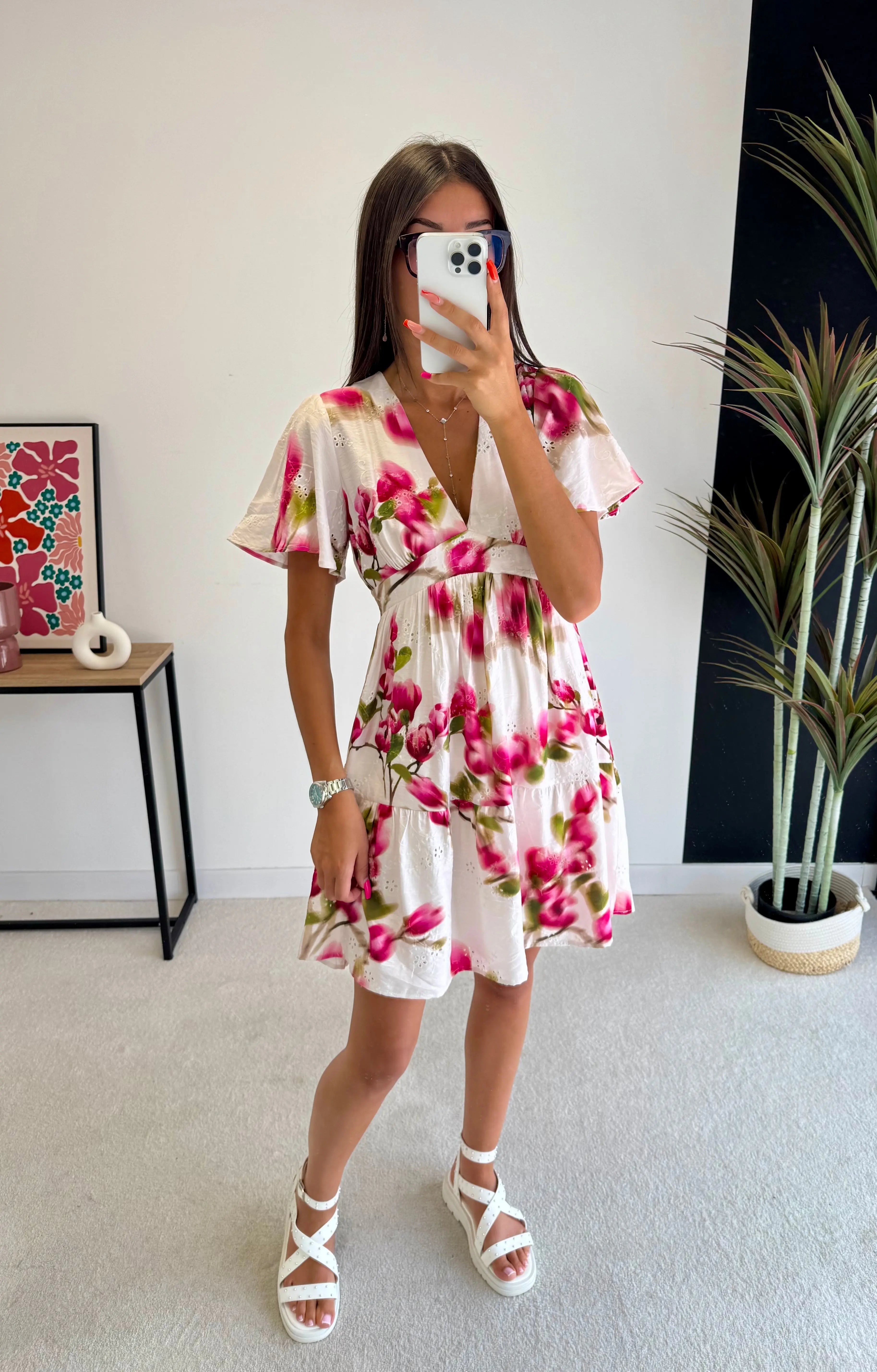 Robe courte brodée rose DS.Sélection