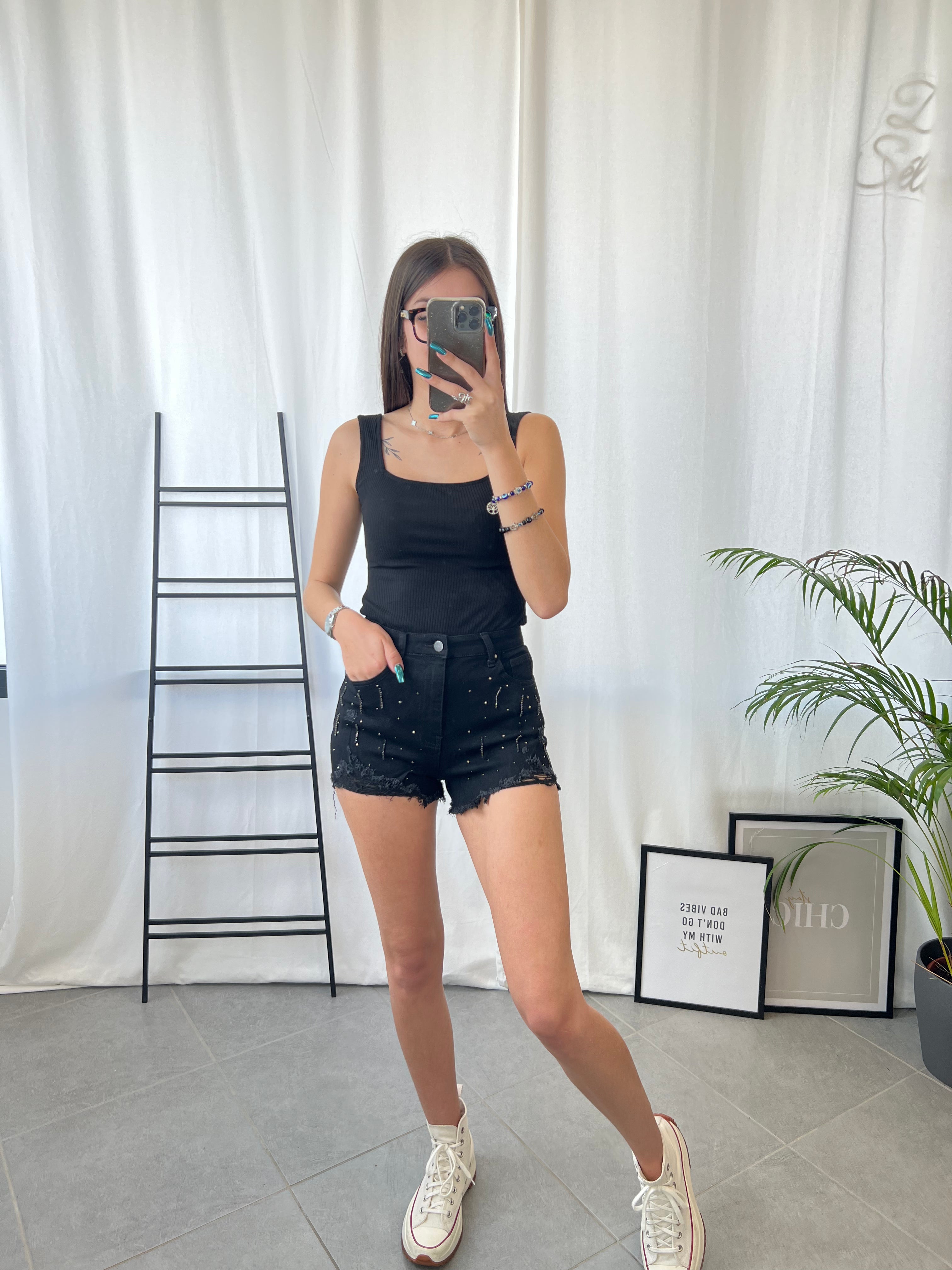 Short en jean noir à strass DS.Sélection