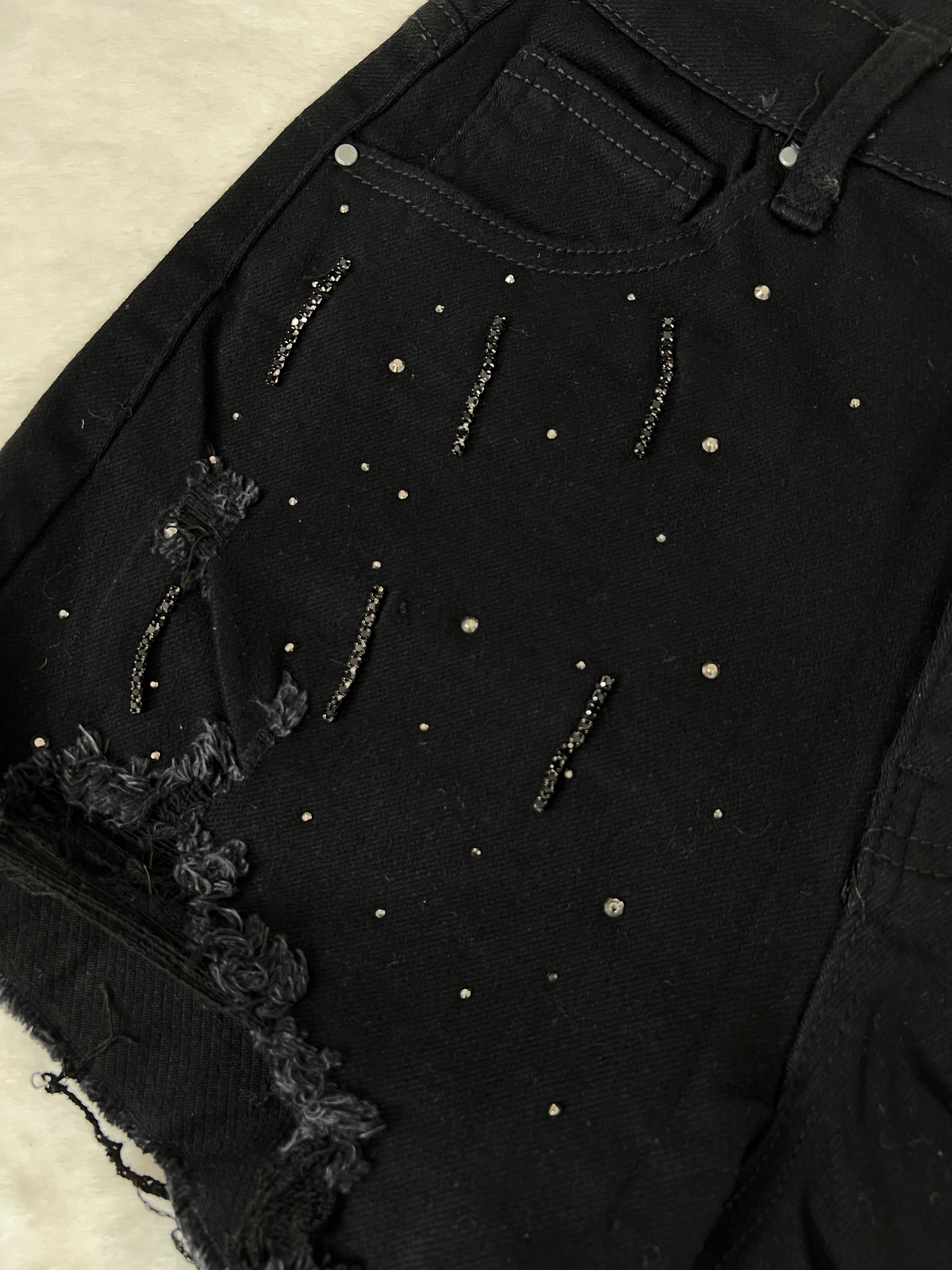 Short en jean noir à strass DS.Sélection